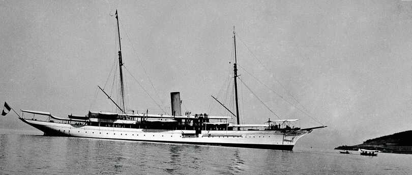 Le Nirvana, un yacht de 80 mètres, conçu pour Martine par Watson, l’architecte naval du prince de Galles, futur Édouard VII.